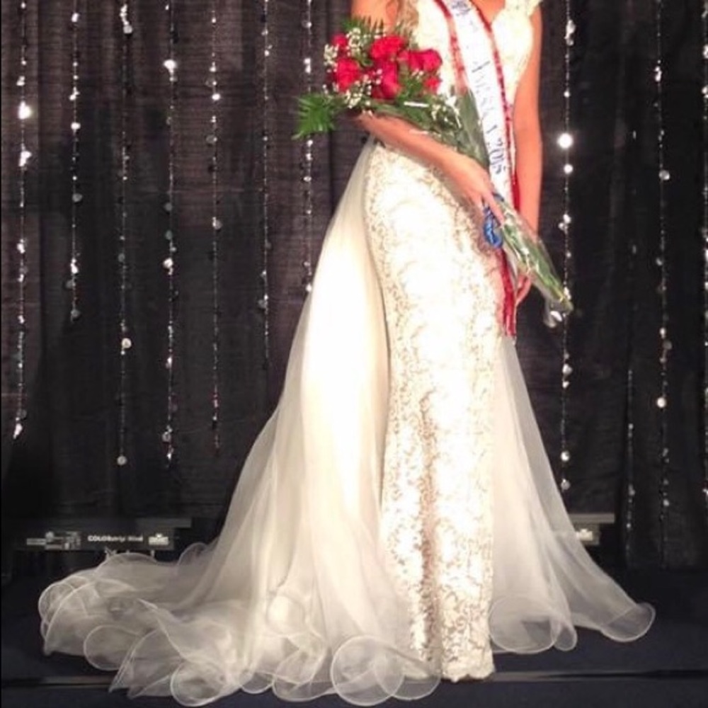 Custom Sherri Hill Couture Ivory Beaded Lace - Picture 16 of 16